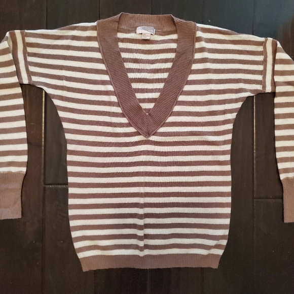 Forever 21 Deep V-Neck Long Sleeve Striped Sweater - Picture 1 of 8